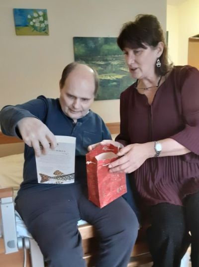 Verteilung der Geschenke von der Wunschbaumaktion – Bild 1